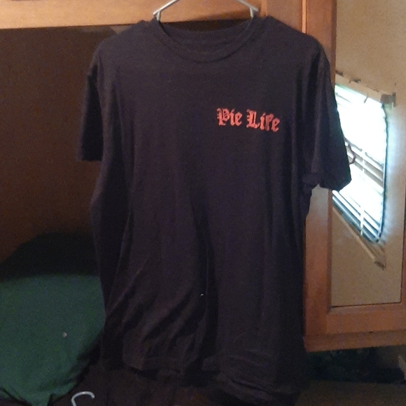 Graphic tee - Picture 1 of 2